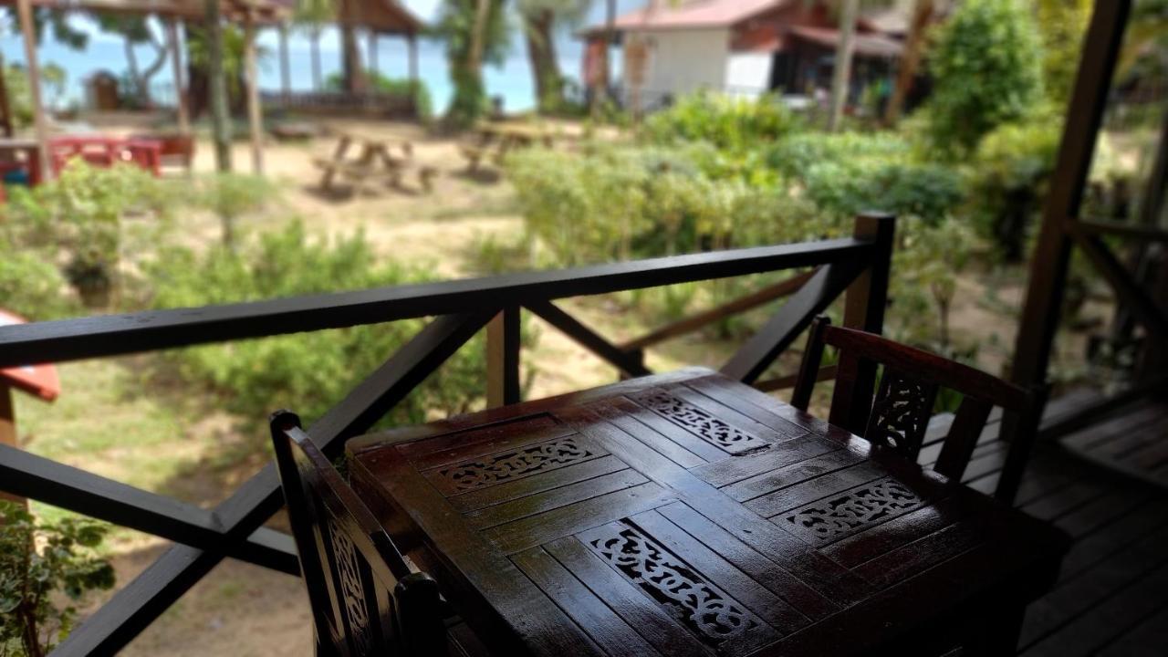 Swiss Cottage Tioman Kampong Ayer Batang Bagian luar foto