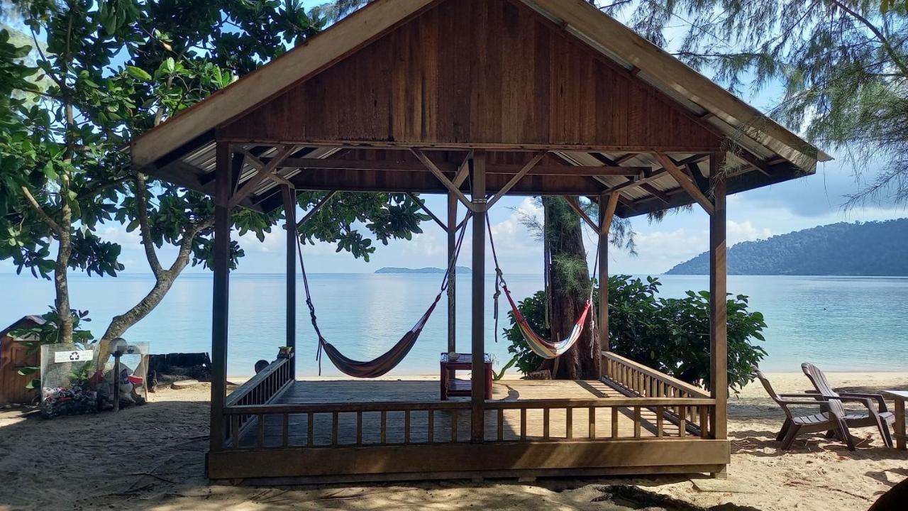Swiss Cottage Tioman Kampong Ayer Batang Bagian luar foto