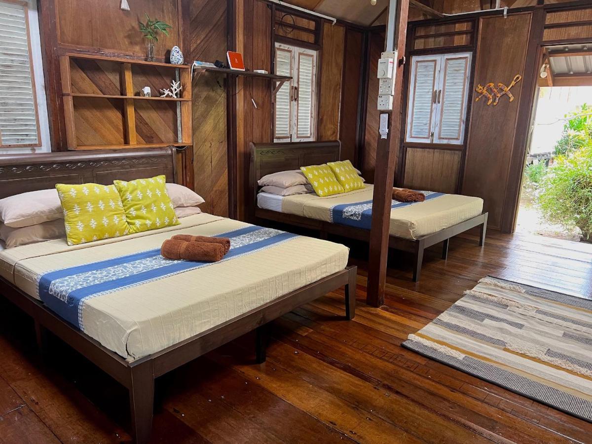 Swiss Cottage Tioman Kampong Ayer Batang Bagian luar foto