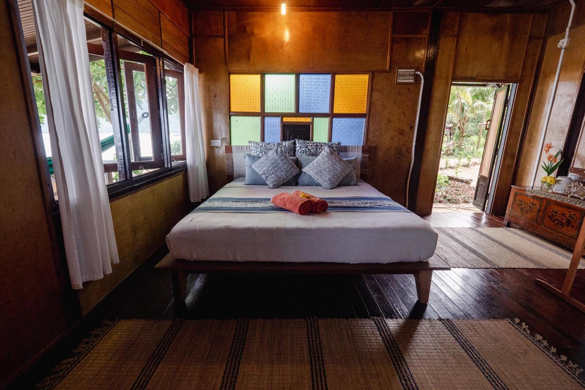 Swiss Cottage Tioman Kampong Ayer Batang Bagian luar foto