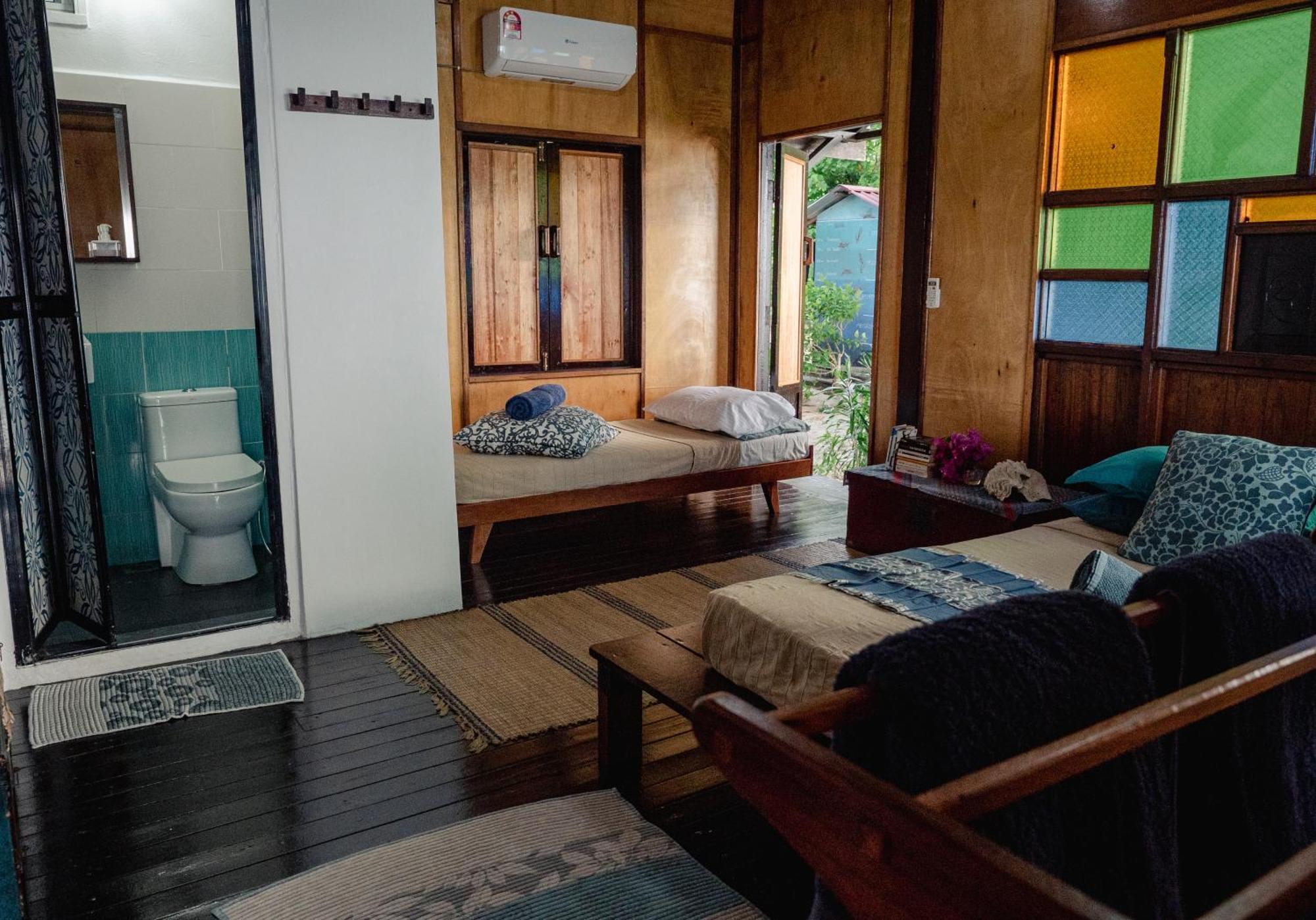 Swiss Cottage Tioman Kampong Ayer Batang Bagian luar foto